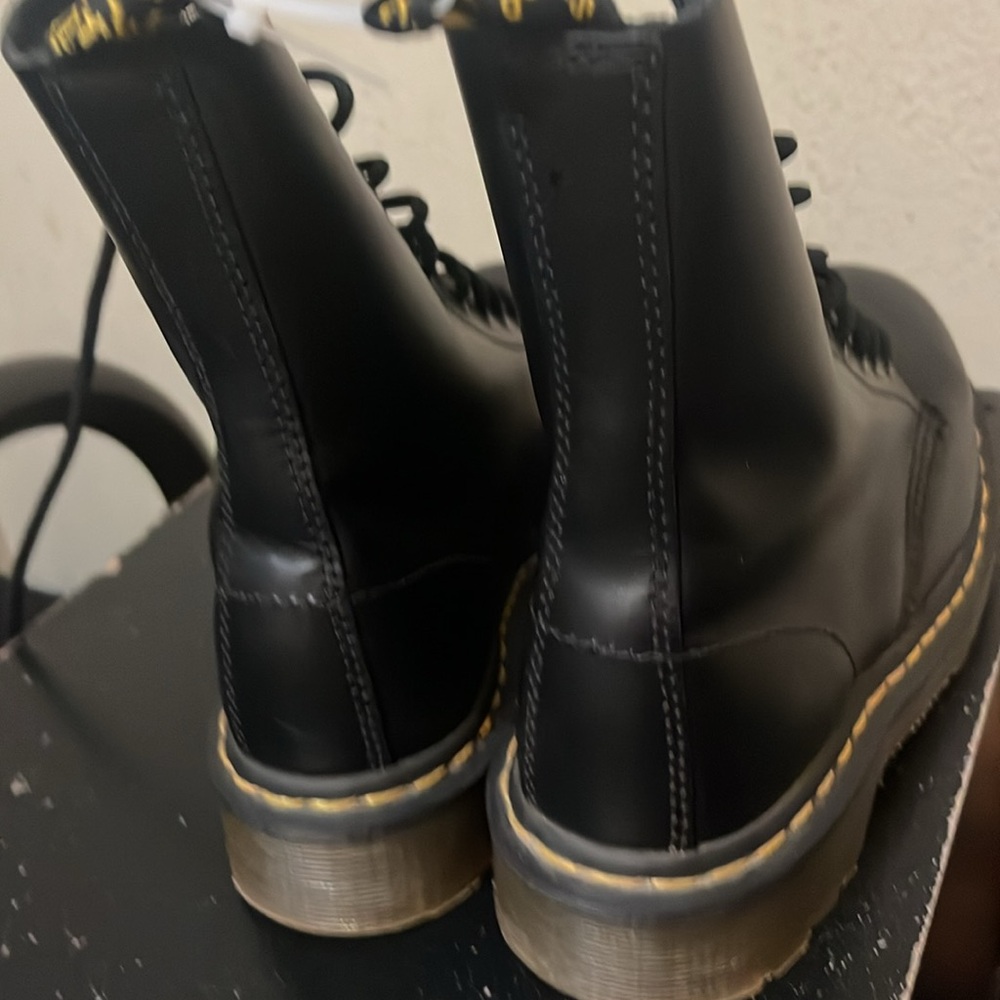 Boots - Picture 3 of 7